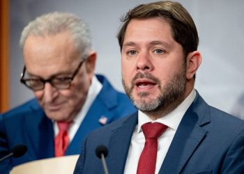 Dem senator puts Trump on notice over ‘unlawfully collected’ tariff funds after Supreme Court loss